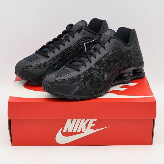 Nike Shox R4